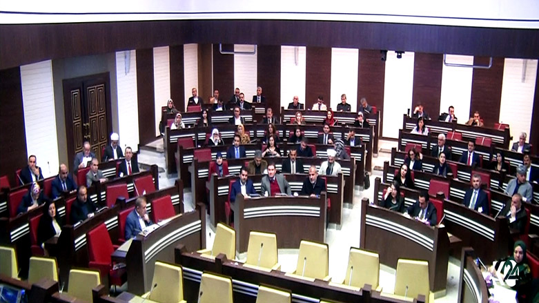 Parlemanto Erebkirina navçeyên Kurdistanî gotûbêj dike